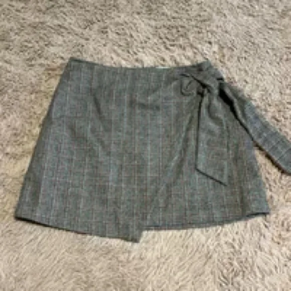 Wilfred by Aritzia Wool and Cashmere blend wrap shirt plaid mini size 0 - Picture 11 of 14